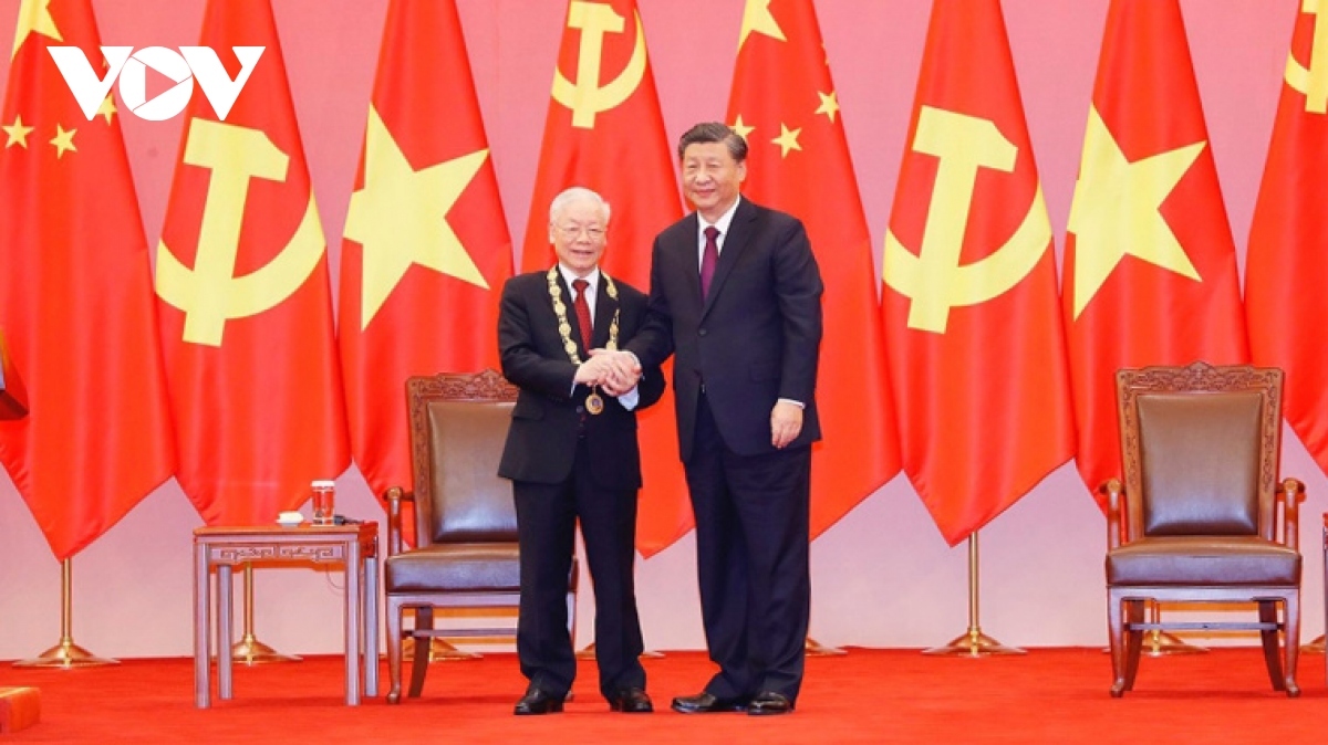 China Friendship Medal bestowed on Vietnamese Party leader